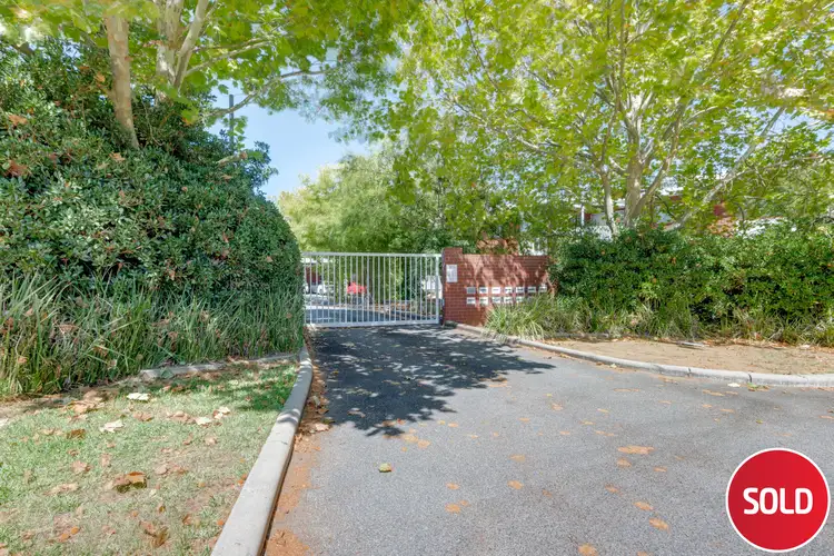 9/10 Prescott Place, Orelia WA 6167