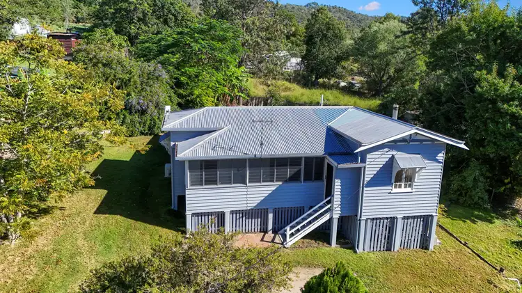 8 Robert Street, Mount Perry QLD 4671