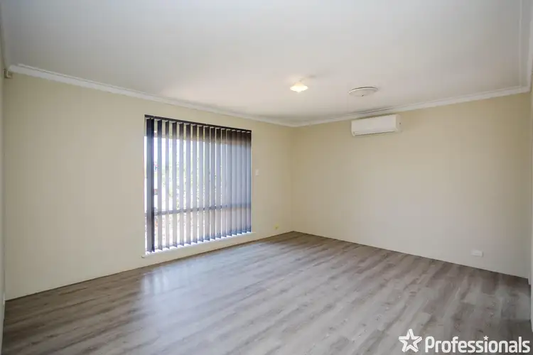 Seventh view of Homely house listing, 10 Glenhurst Court, Camillo WA 6111