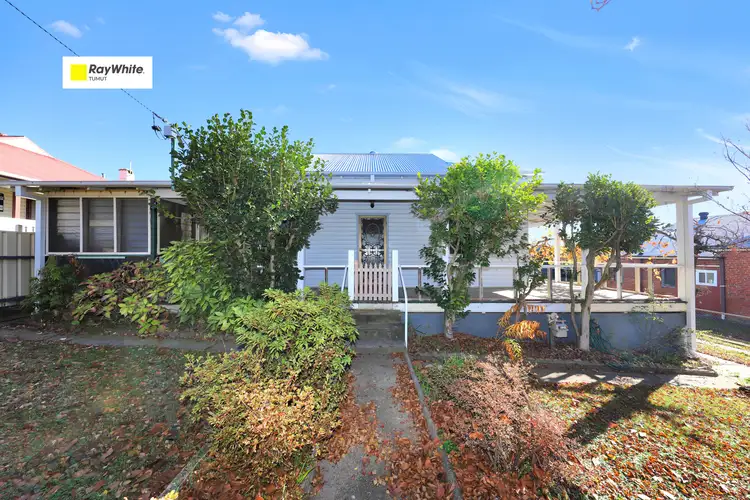37 Richmond Street, Tumut NSW 2720