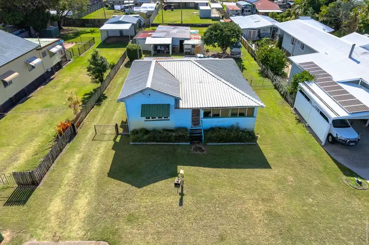 40 Shell Street, Urangan QLD 4655