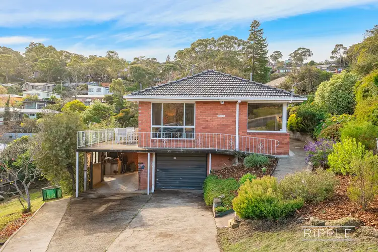 113 Malunna Road, Lindisfarne TAS 7015