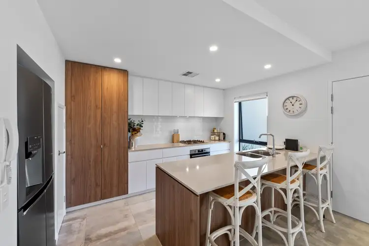 2 Vale Avenue
