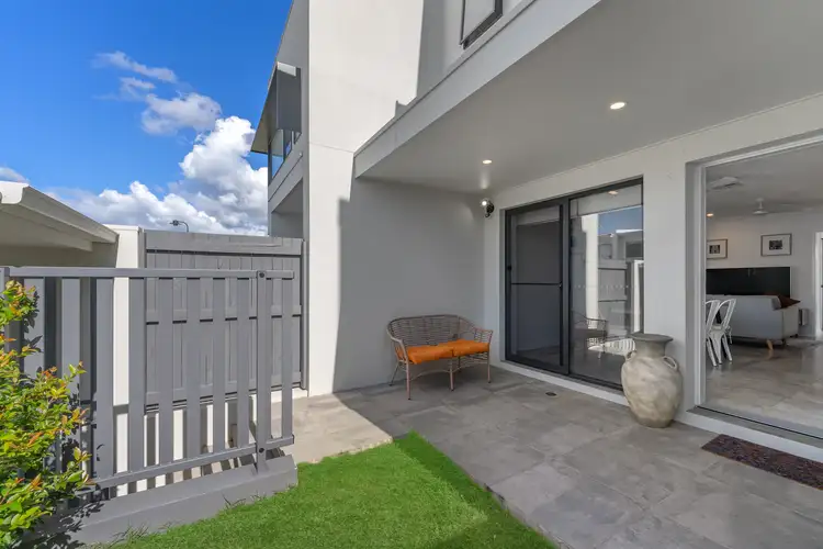 Fifth view of Homely townhouse listing, 22/2 Vale Avenue, Arundel QLD 4214