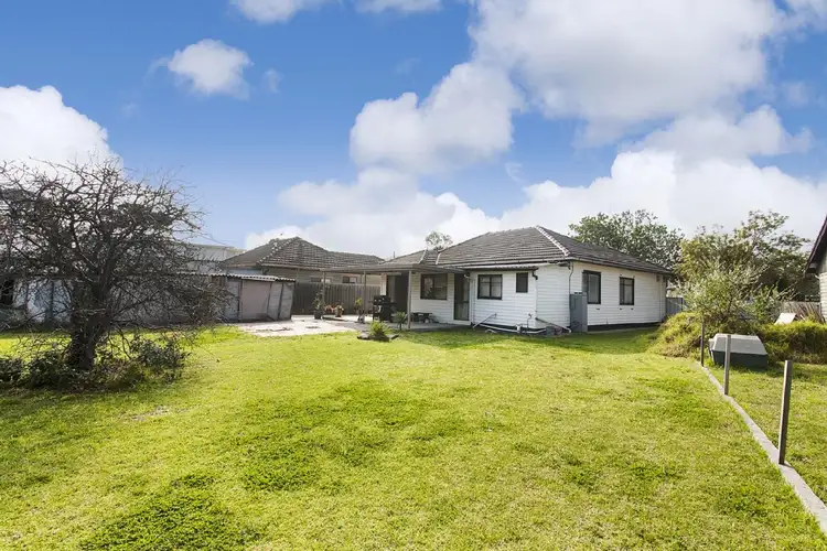 13 Viola Avenue, Brooklyn VIC 3012