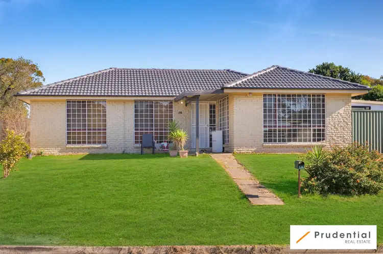 10 Adrian Street, Macquarie Fields NSW 2564