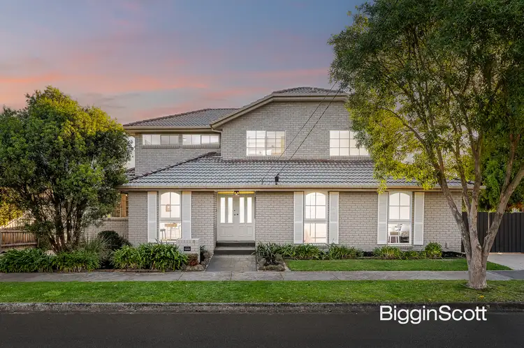1 Holly Green Drive, Wheelers Hill VIC 3150