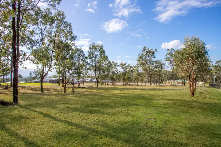 28 Grevillea Way, Rifle Range QLD 4311