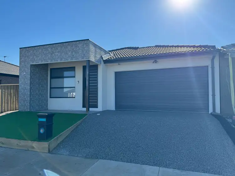 19 Maradona Boulevard, Deanside VIC 3336