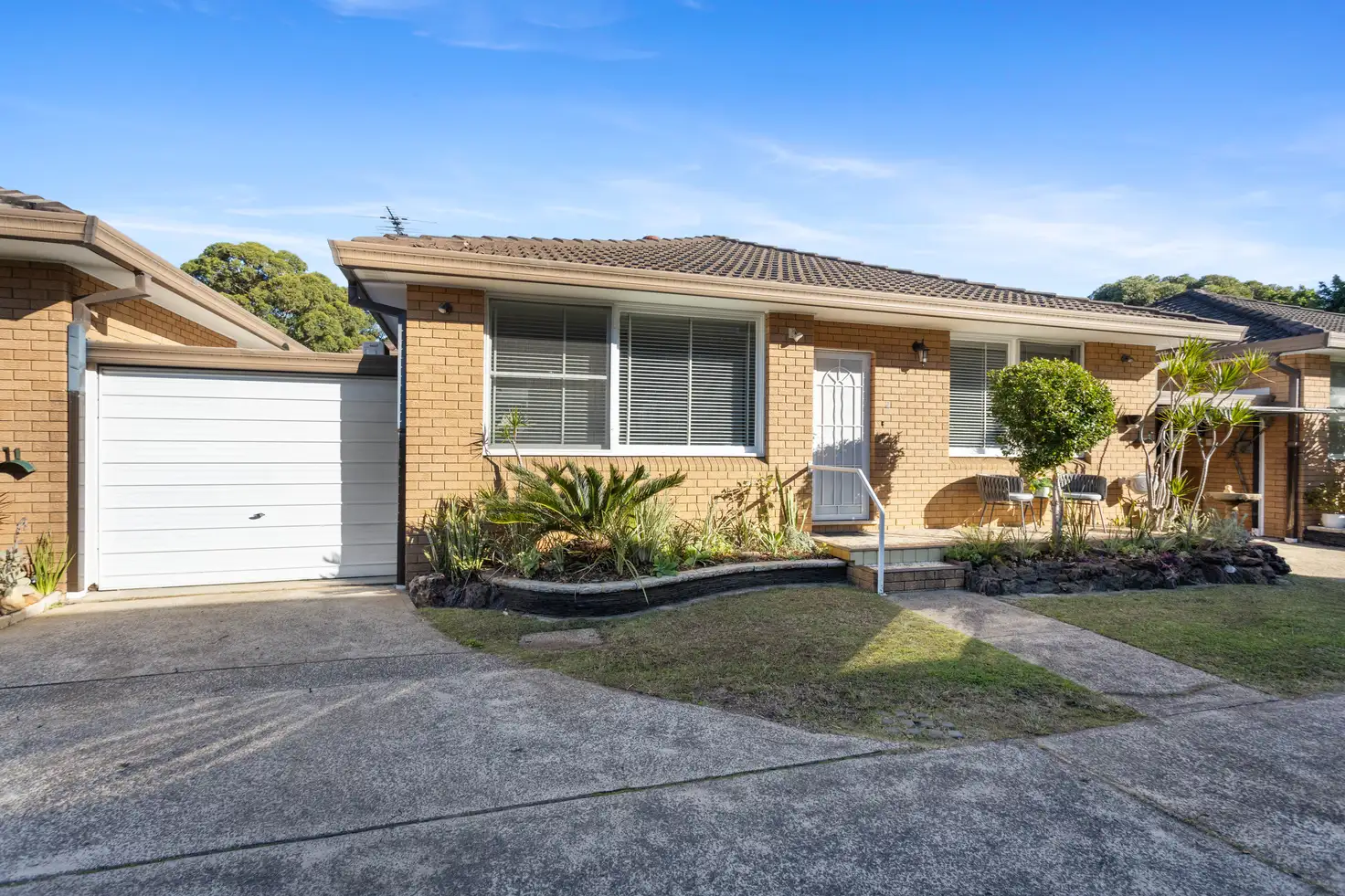 Main view of Homely villa listing, 2/82-84 Chuter Avenue, Ramsgate Beach NSW 2217