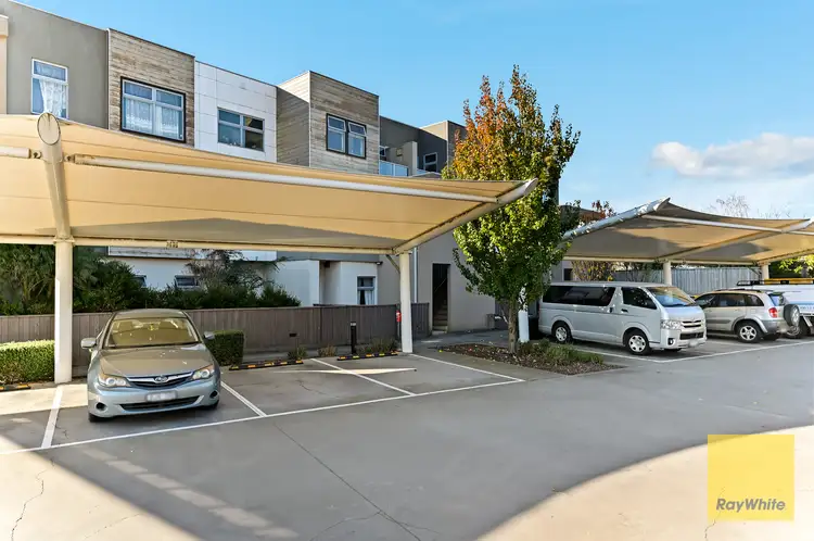302 Golf Links Road
