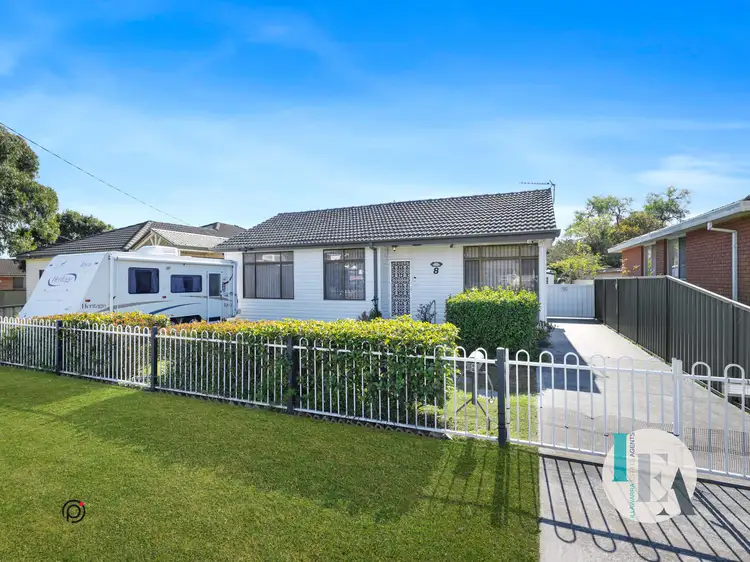 8 Madden Street, Oak Flats NSW 2529