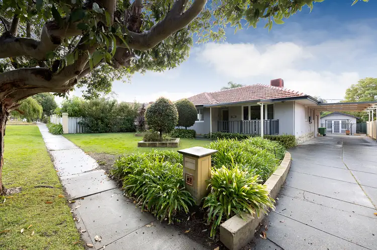 47 Kitchener Road, Melville WA 6156