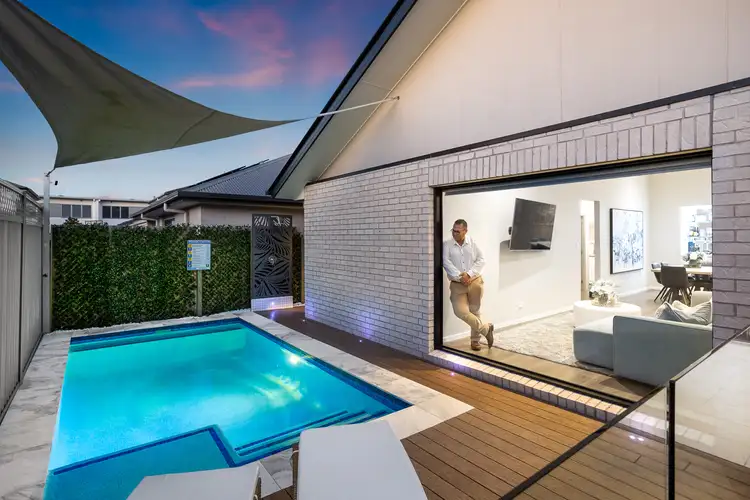 52 Lakeview Promenade, Newport QLD 4020