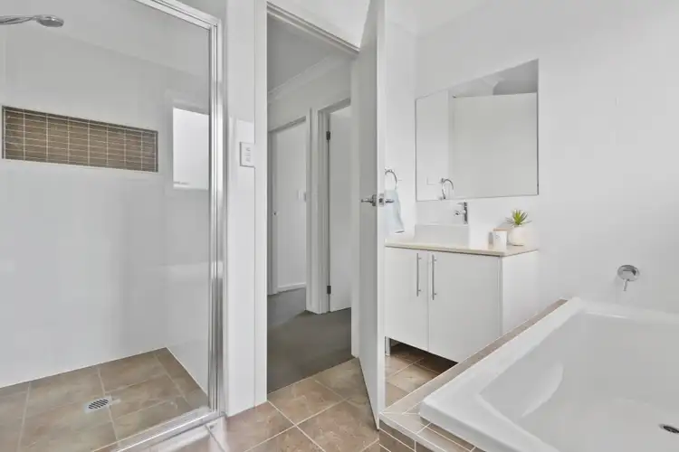 Fifth view of Homely semi-detached listing, 1/9 The Arches, Kanahooka NSW 2530