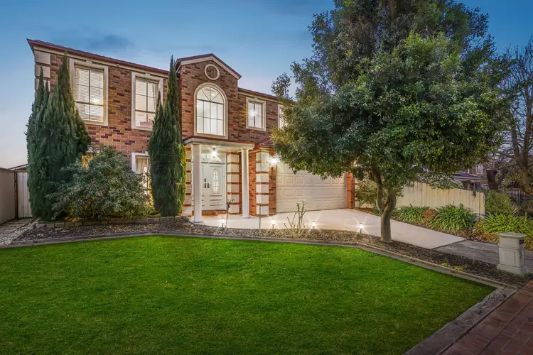 2 Canterbury Close, Rowville VIC 3178