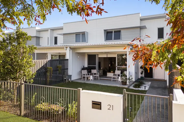 21 Captain Avenue, Newport QLD 4020