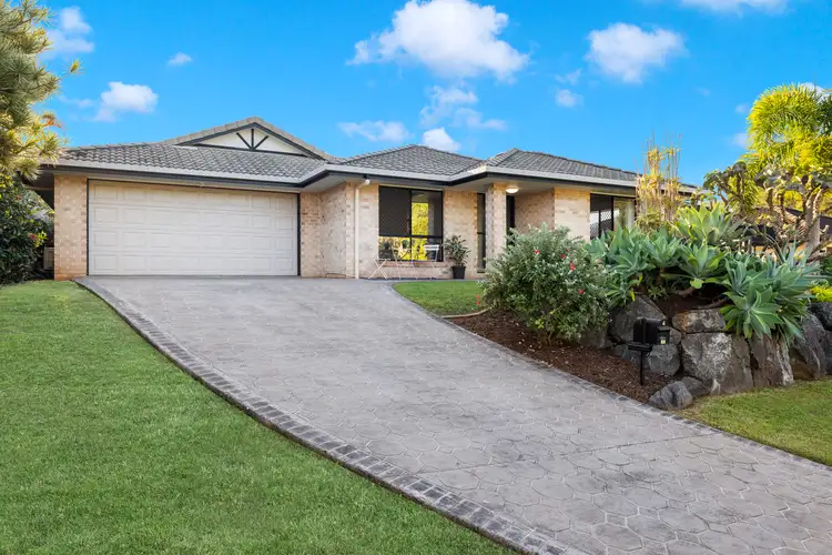 4 Bluefin Court, Redland Bay QLD 4165