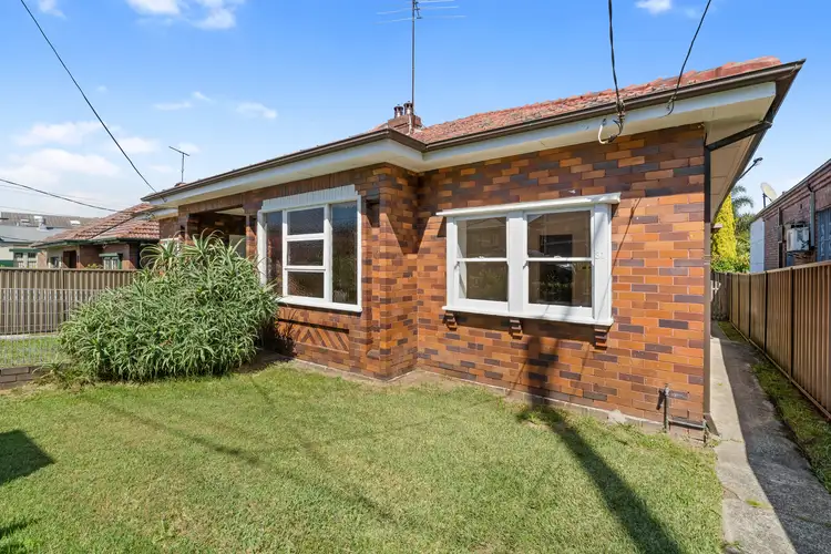 31 Jubilee Avenue, Carlton NSW 2218