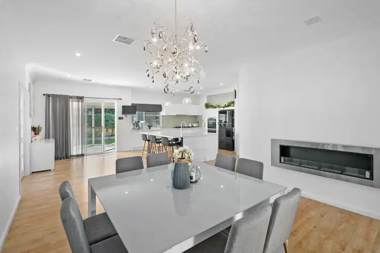 11 Lord Hobart Drive, Madora Bay WA 6210