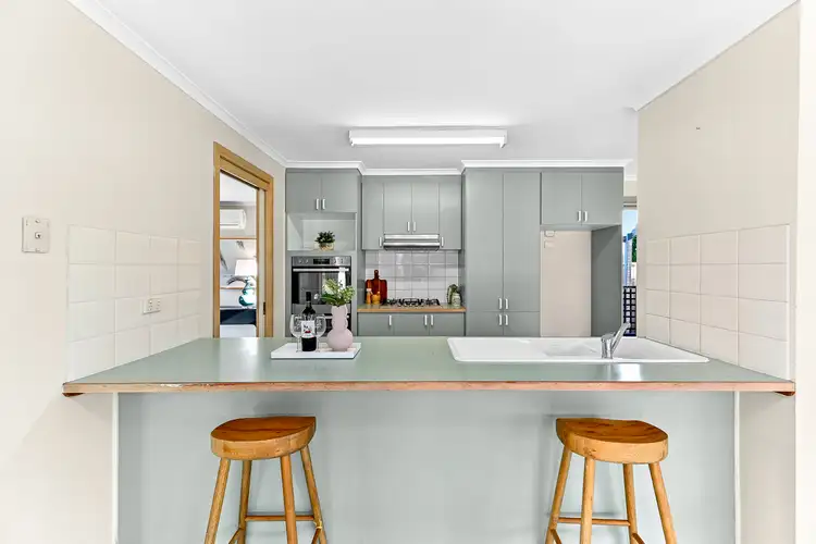 Sixth view of Homely house listing, 8 Pamela Court, Narre Warren VIC 3805
