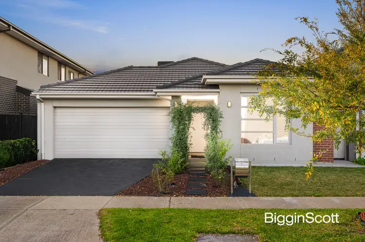 6 Warmbrunn Crescent, Berwick VIC 3806