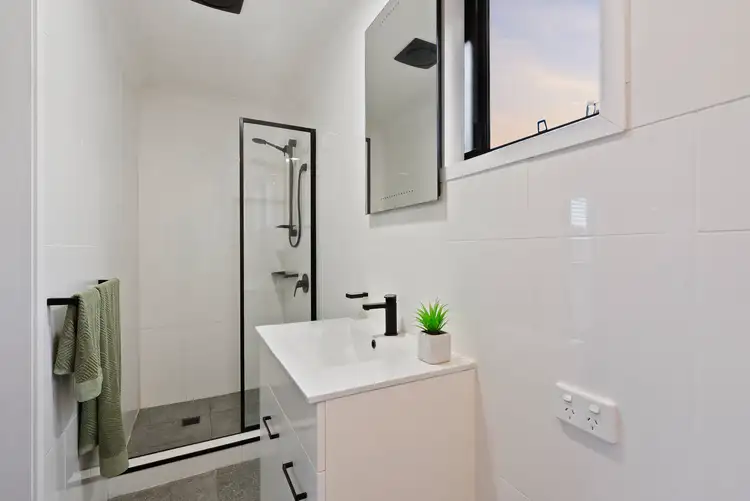 Sixth view of Homely house listing, 2 Bolgart Court, Elanora QLD 4221