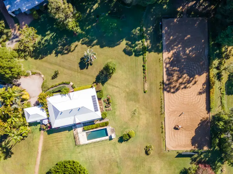 32 Hamilton Road, Lake Macdonald QLD 4563