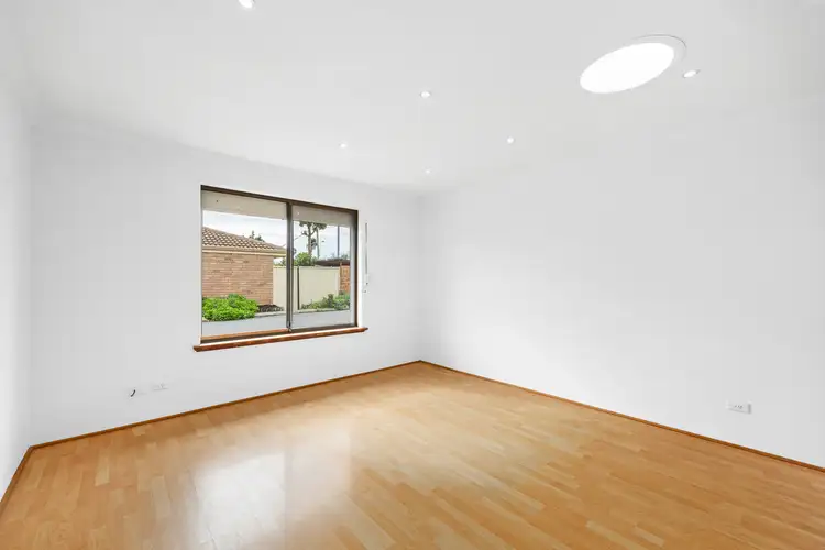 Sixth view of Homely villa listing, 3/218 Hardey Road, Belmont WA 6104