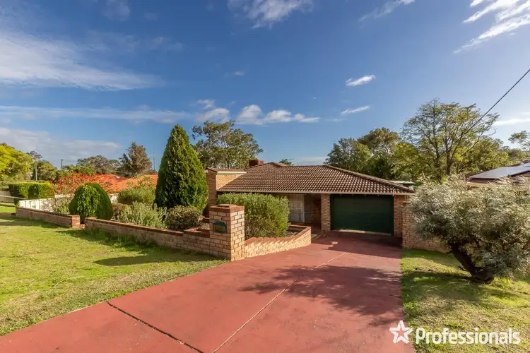 16 Onyx Road, Mount Richon WA 6112