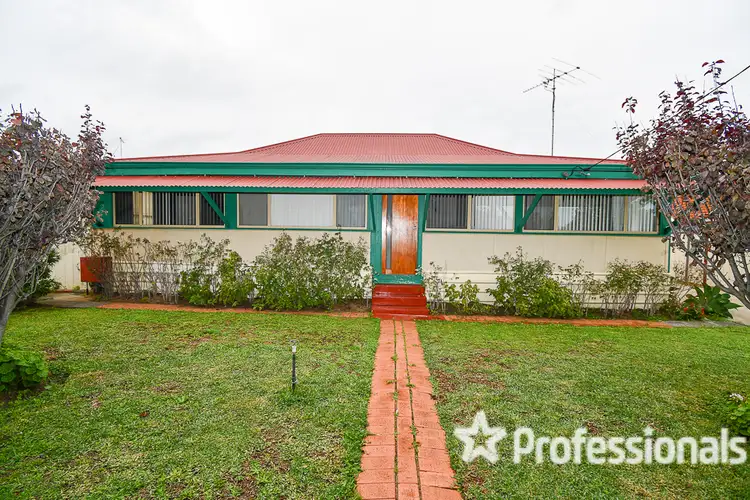 8 Kitchener Street