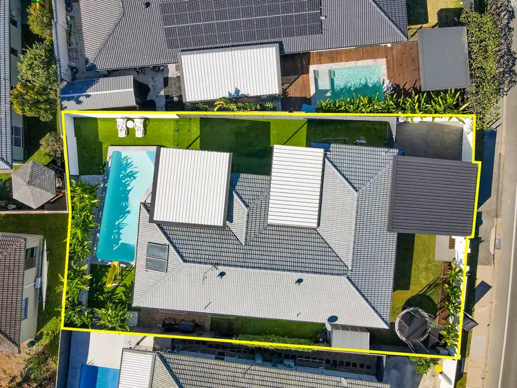 139 Markeri Street, Mermaid Waters QLD 4218