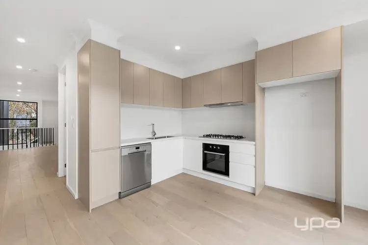 2/18 Gertrude Street, St Albans VIC 3021