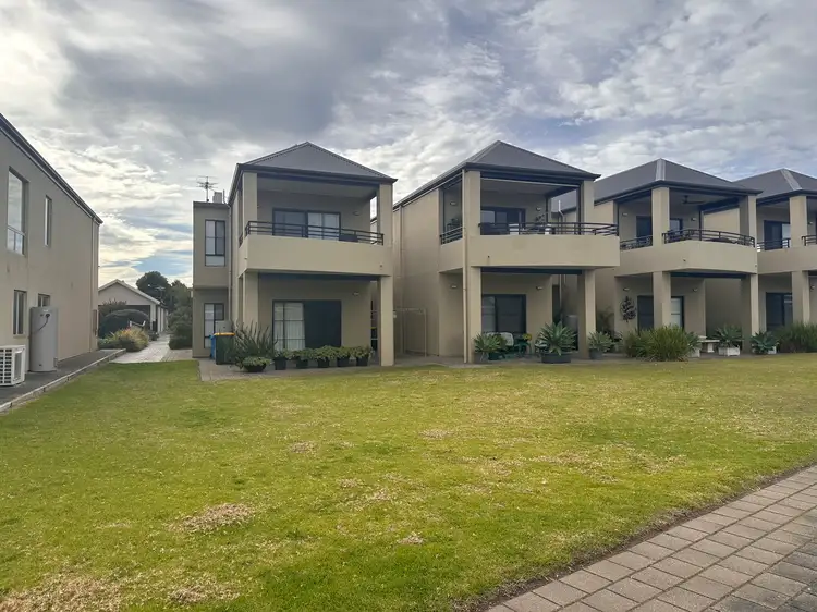 61 Saint Andrews Boulevard