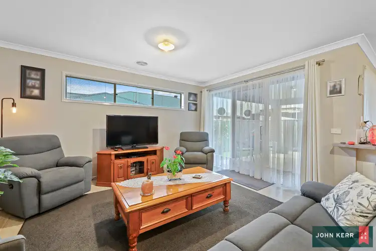 Sixth view of Homely house listing, 1 Maranoa Place, Moe VIC 3825