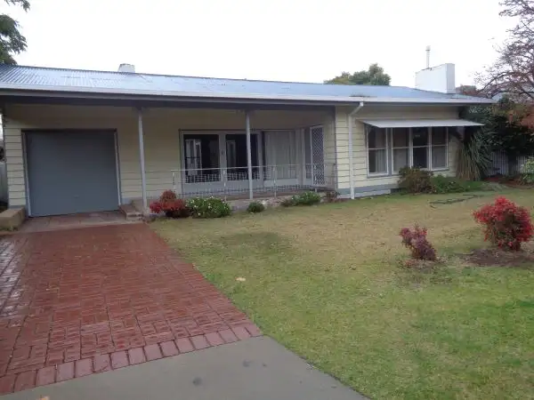 262 Wick Street, Deniliquin NSW 2710