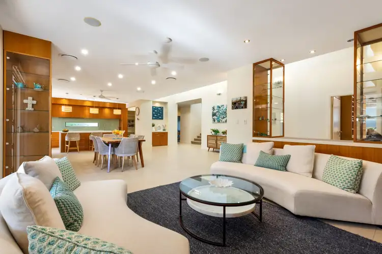 18 St Raphael Terrace, Sorrento QLD 4217