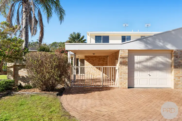 1/3 Whitesands Road, Fingal Bay NSW 2315