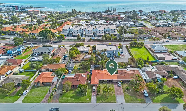 2/7-9 Day Road, Mandurah WA 6210