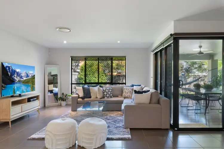 90 Pangeza Street, Stafford Heights QLD 4053
