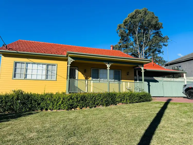 33 Derwent Parade