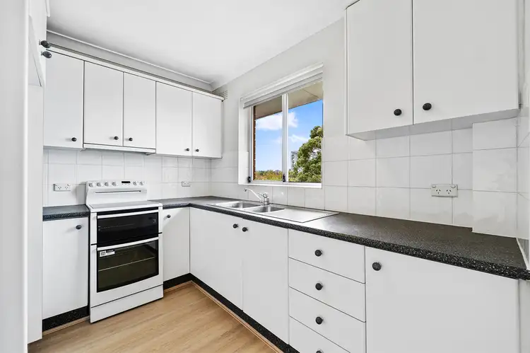Third view of Homely apartment listing, 6/32 East Crescent Street, Mcmahons Point NSW 2060