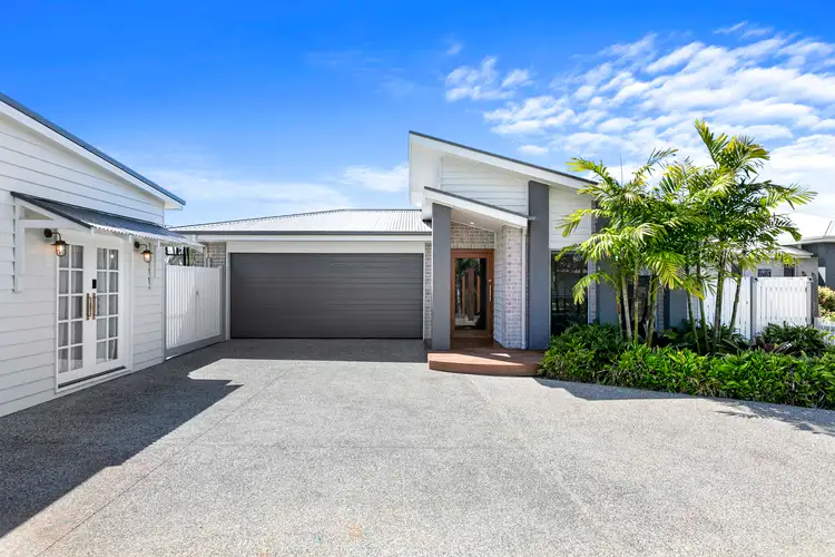 7 Wallace Court, Urangan QLD 4655