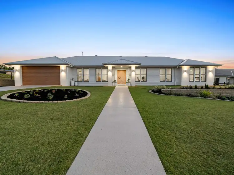 8 Parkdale Place, Kensington Grove QLD 4341