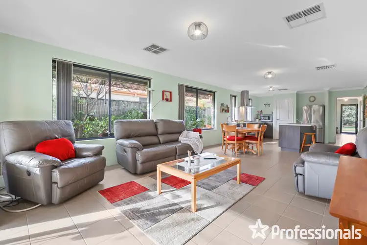 27 Dortmund Gardens, Piara Waters WA 6112