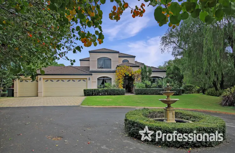 35 Roberts Road, Leschenault WA 6233