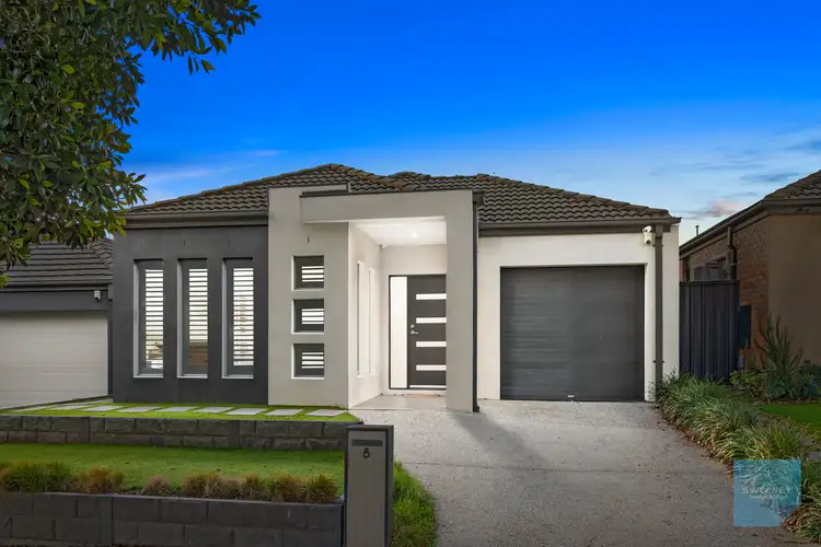 8 Durrol Way, Caroline Springs VIC 3023