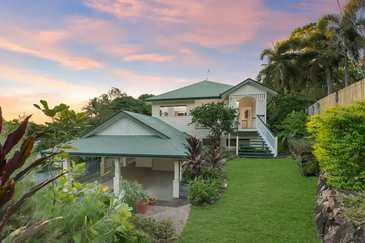2 Woodlands Court, Castle Hill QLD 4810