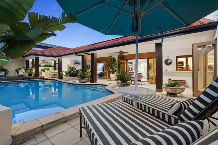 10 Saint Pauls Place, Isle of Capri QLD 4217