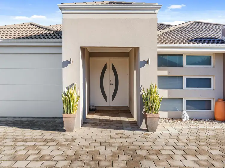 6 Splendens Turn, Halls Head WA 6210